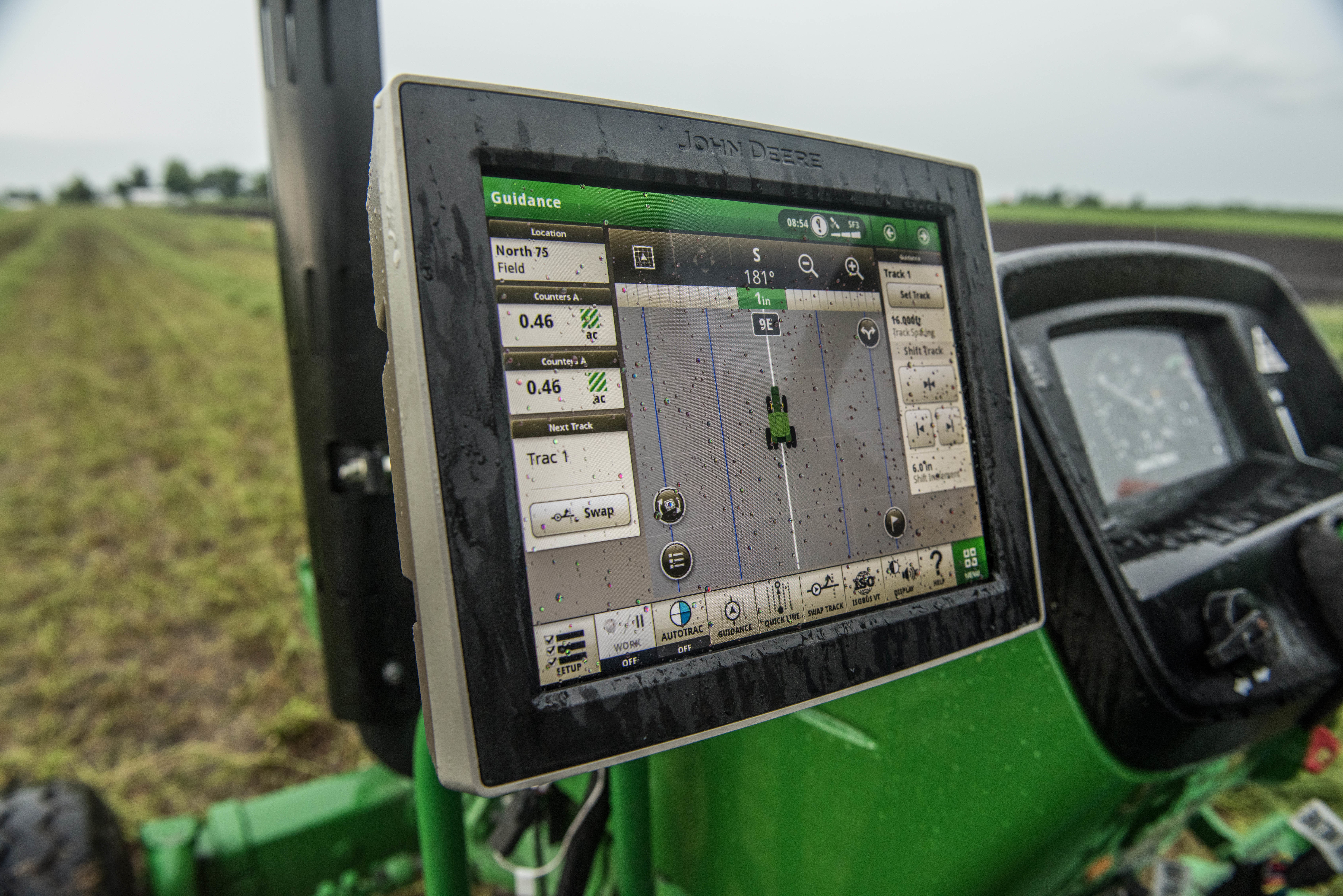 John Deere Adds to Its Precision Technology Suite for 2019 Including New 4240 Universal Display