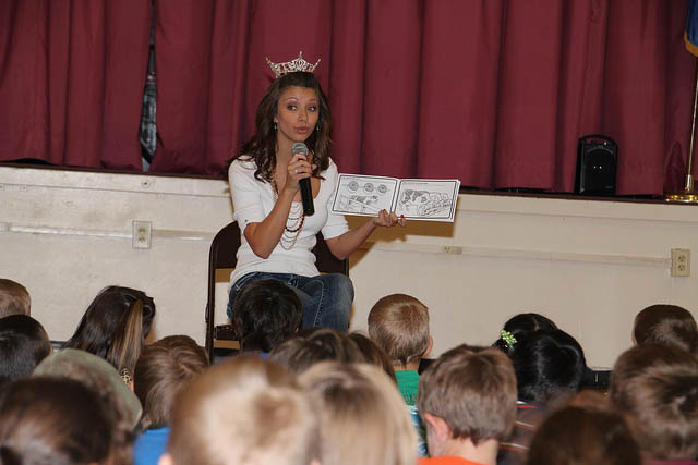 Miss Oklahoma Sharing Importance of Dairy With Oklahoma Students