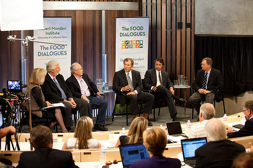 Food Dialogues Bring Consumers, Producers Together