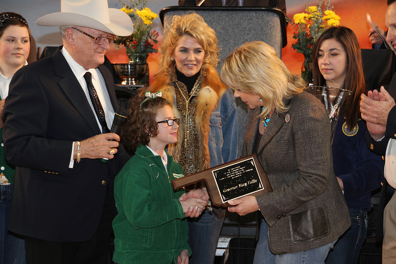 Governor Fallin Honored at OYE- Signals Support for House Bill 1999
