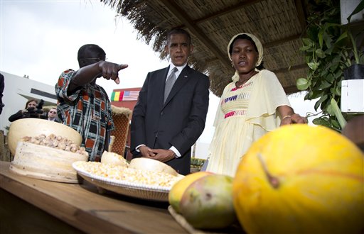 President Tours Food Security Event in Dakar