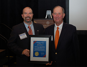Mike Thralls Honored with Water Pioneer Award