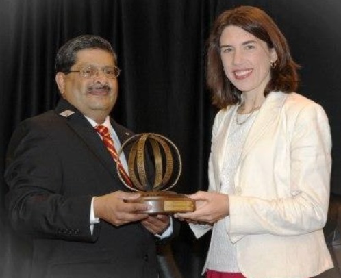 CAST Presents the 2015 Borlaug CAST Communication Award to Dr. Prakash