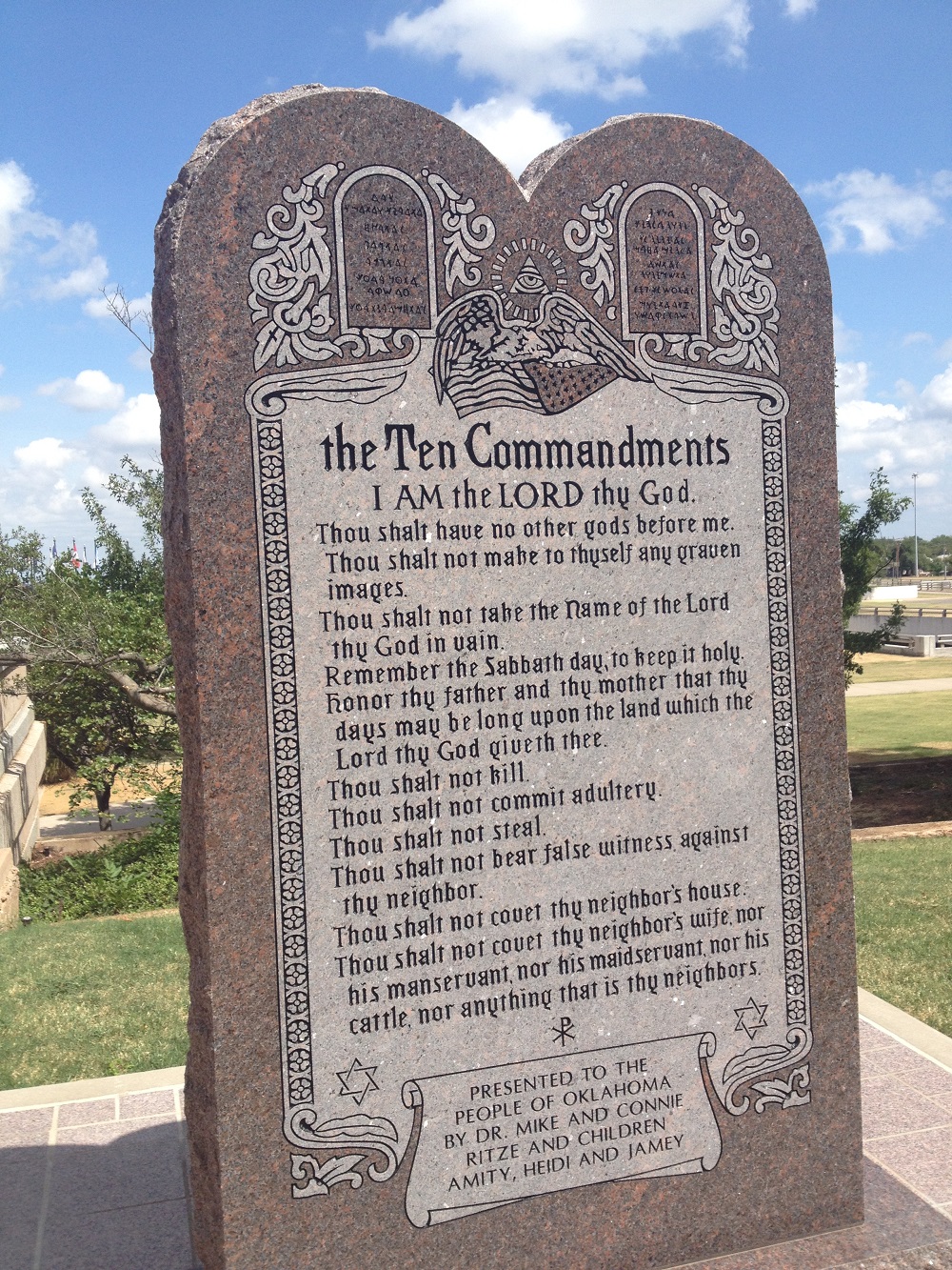 Oklahoma Farm Bureau Volunteers to Host Ten Commandments