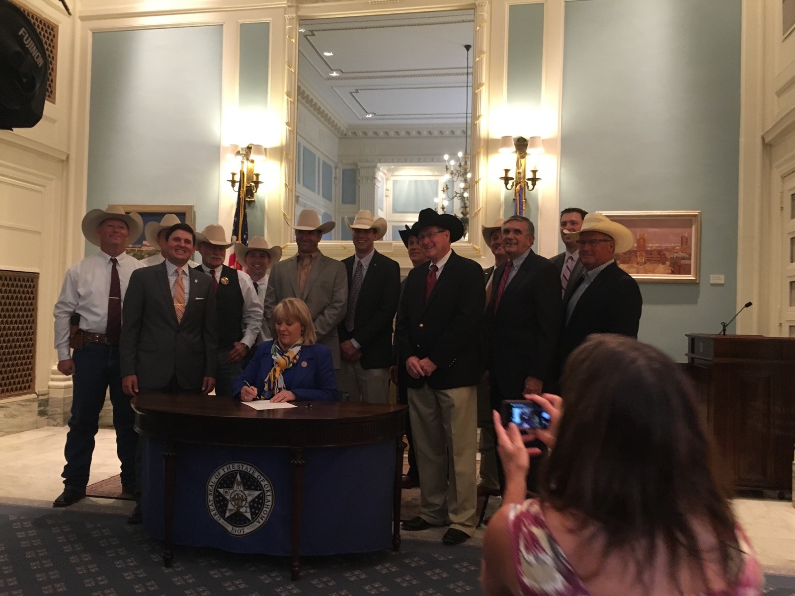 Oklahoma Cattlemen Thank Governor Fallin for Her Signature on Priority Cattle Theft Legislation
