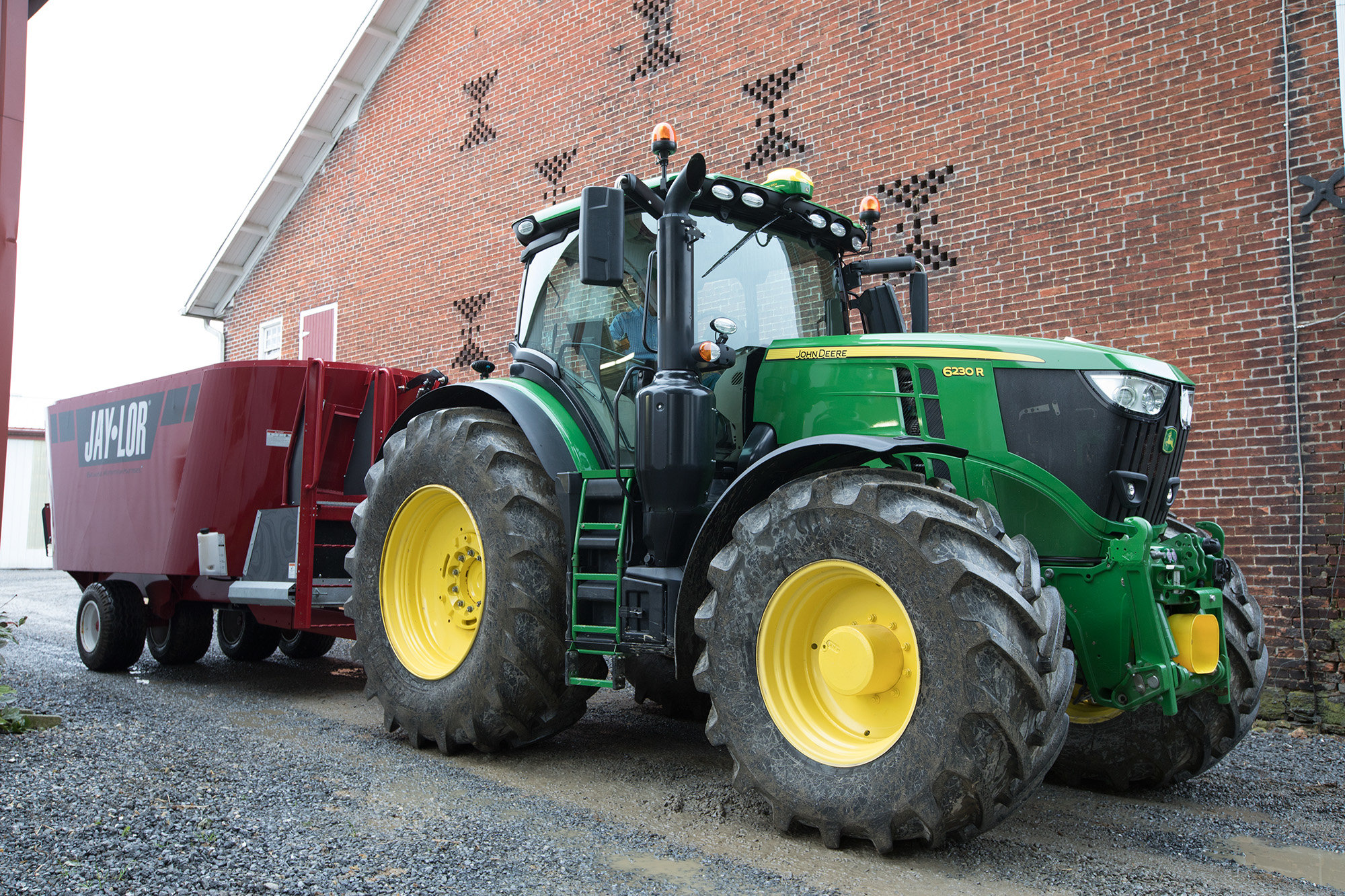 Deere Adds More Power, Faster Acceleration to 6R Tractor Lineup to Better Meet Producer Needs