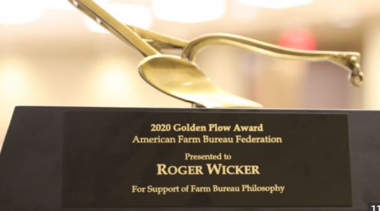 Sen. Wicker Honored with Farm Bureau Golden Plow Award 
