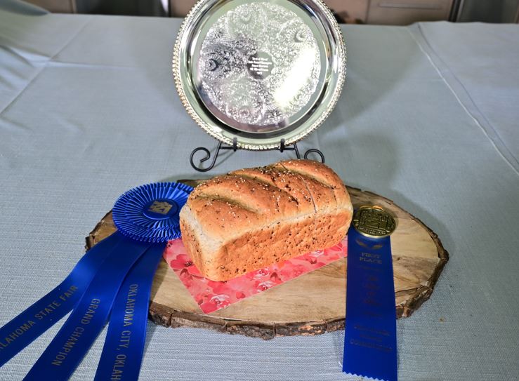 Mary Ellen Wooderson from Blackwell takes 1st Place in Wheat Baking Contest 