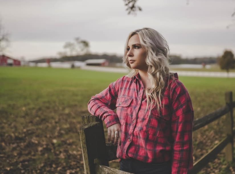 Tennessee Singer Wins NCBA's National Anthem Contest